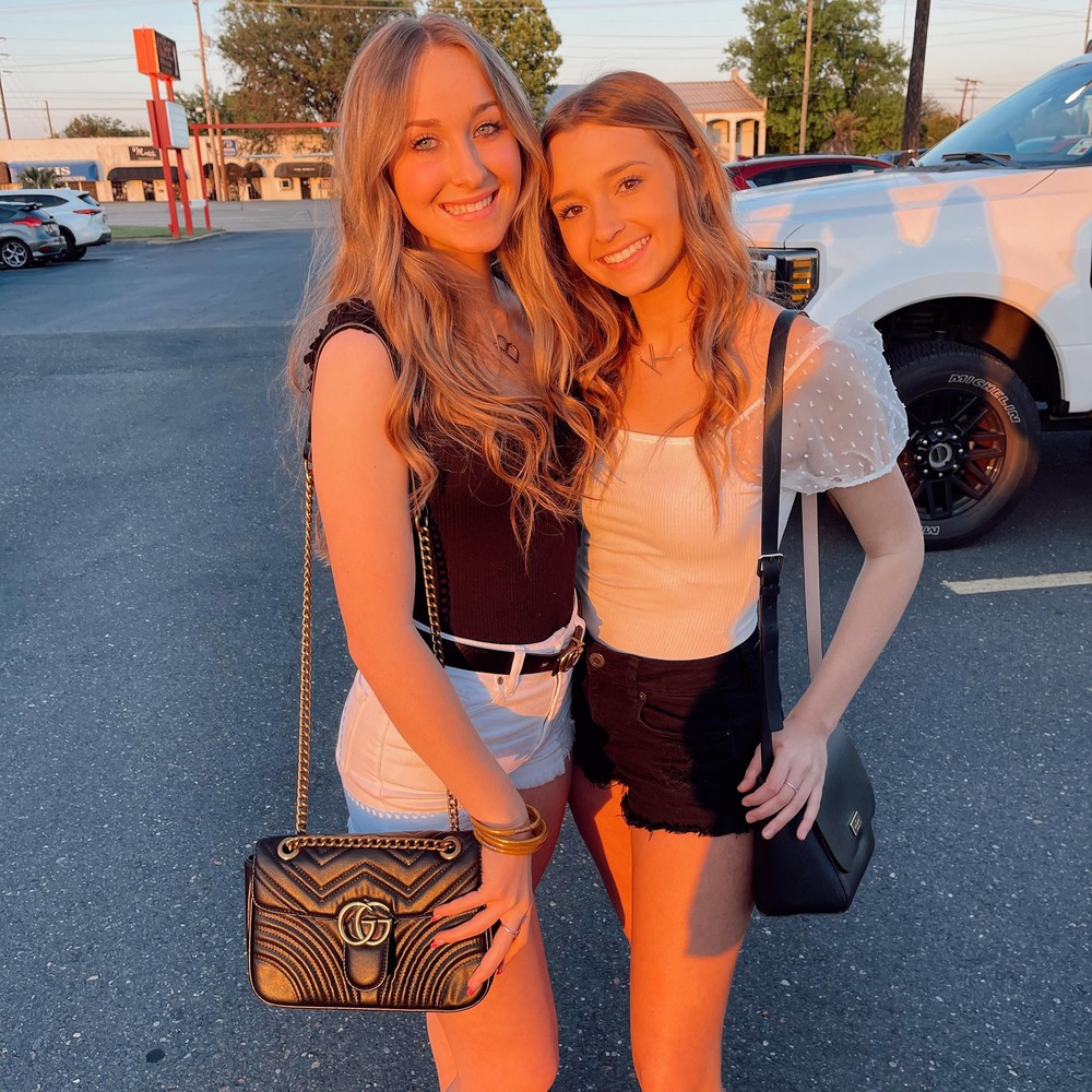 Meet your Posher, Brooke